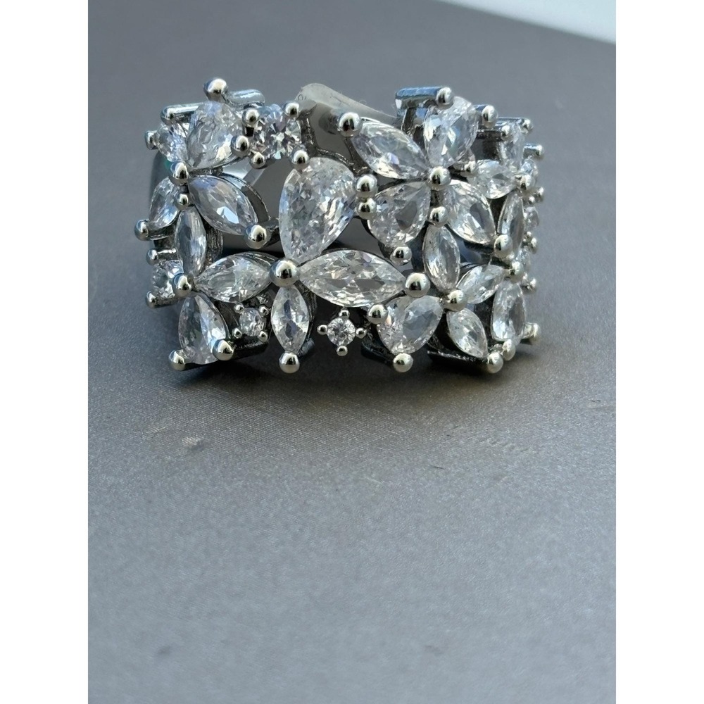 Elegant Silver-Tone Zirconia Cluster Statement Ring 6
